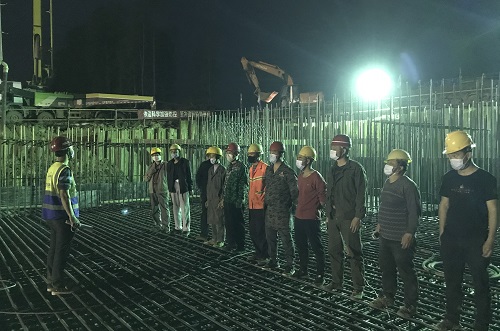 1587521813303473.jpg 武漢臨空港污水處理廠項目挑燈夜戰(zhàn)搶進度為7月進水開足馬力 (1).jpg